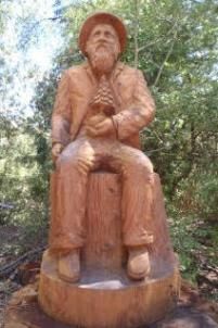 La Gerche Chainsaw Carving